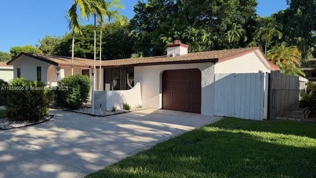 合同活跃: $659,900 (4 贝兹, 2 浴室, 1998 平方英尺)