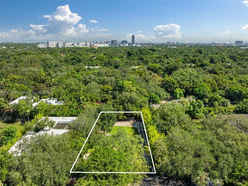 最近售出: $5,980,000 (0.35 acres)