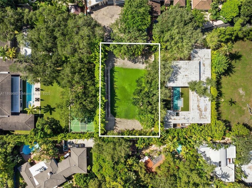 最近售出: $5,980,000 (0.35 acres)