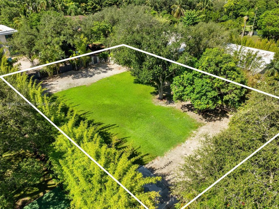 最近售出: $5,980,000 (0.35 acres)