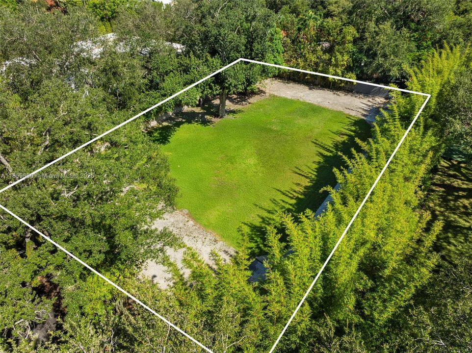 最近售出: $5,980,000 (0.35 acres)