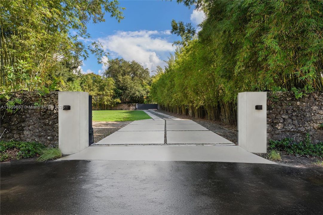 最近售出: $5,980,000 (0.35 acres)