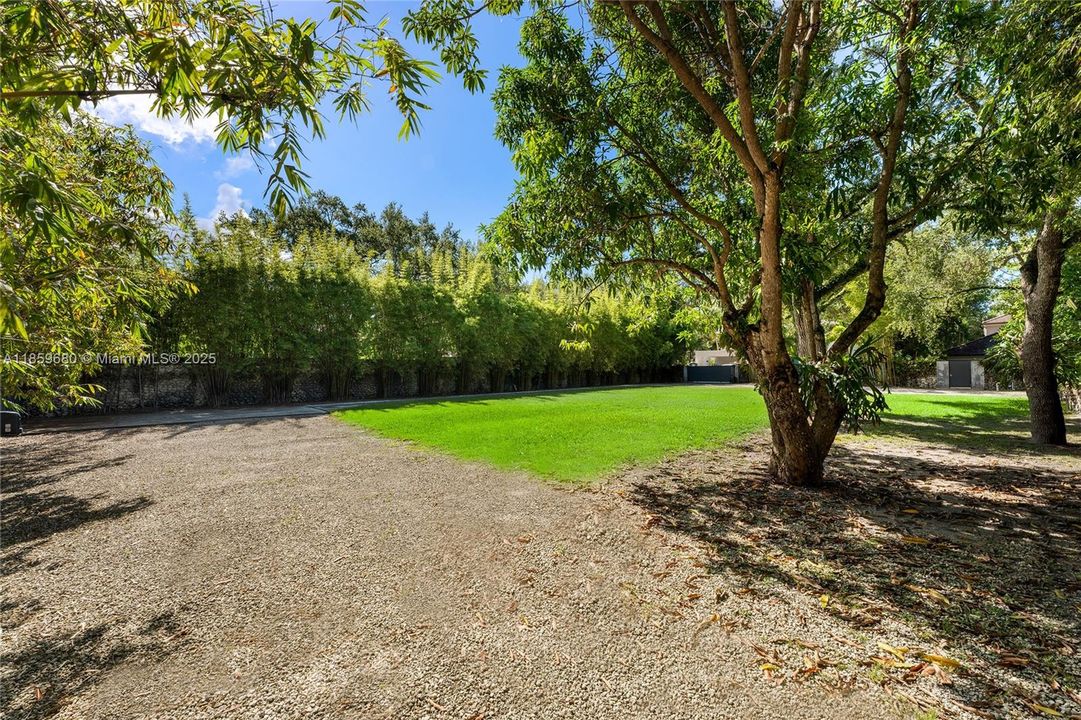 最近售出: $5,980,000 (0.35 acres)