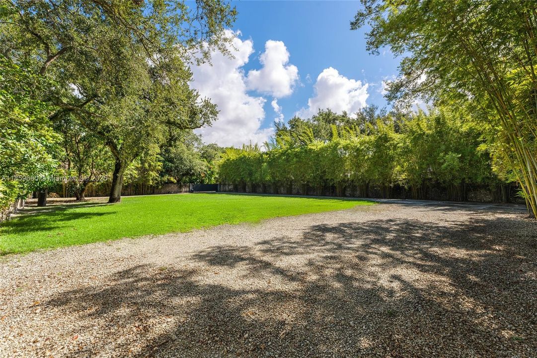 最近售出: $5,980,000 (0.35 acres)