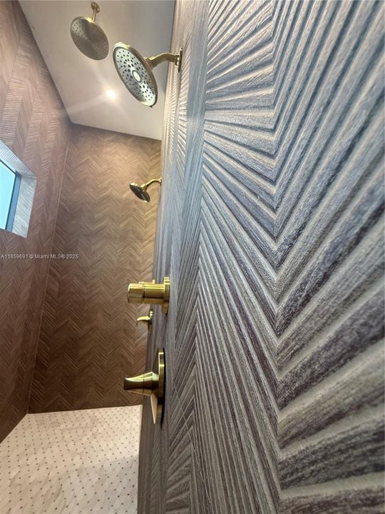 Active With Contract: $1,695,000 (4 beds, 5 baths, 0 Square Feet)