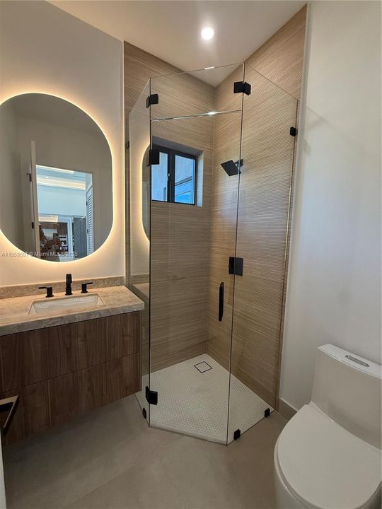 Active With Contract: $1,695,000 (4 beds, 5 baths, 0 Square Feet)