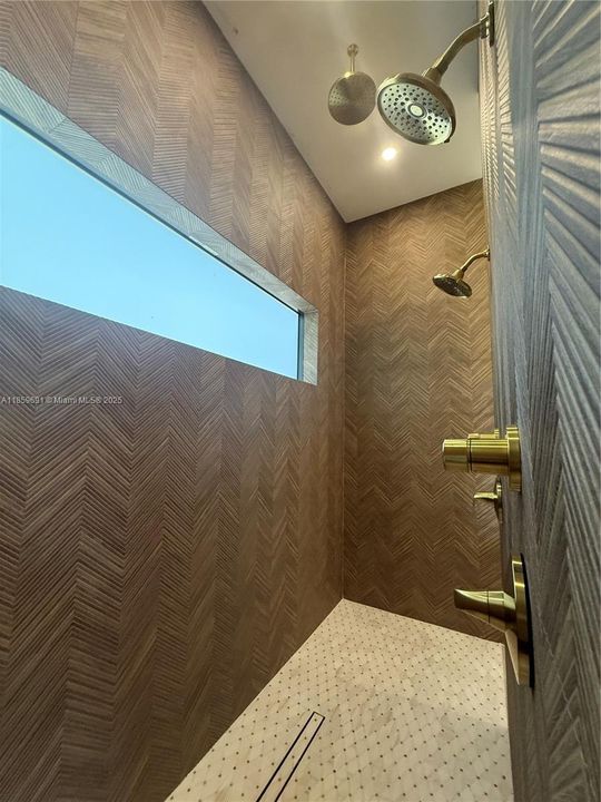 Active With Contract: $1,695,000 (4 beds, 5 baths, 0 Square Feet)