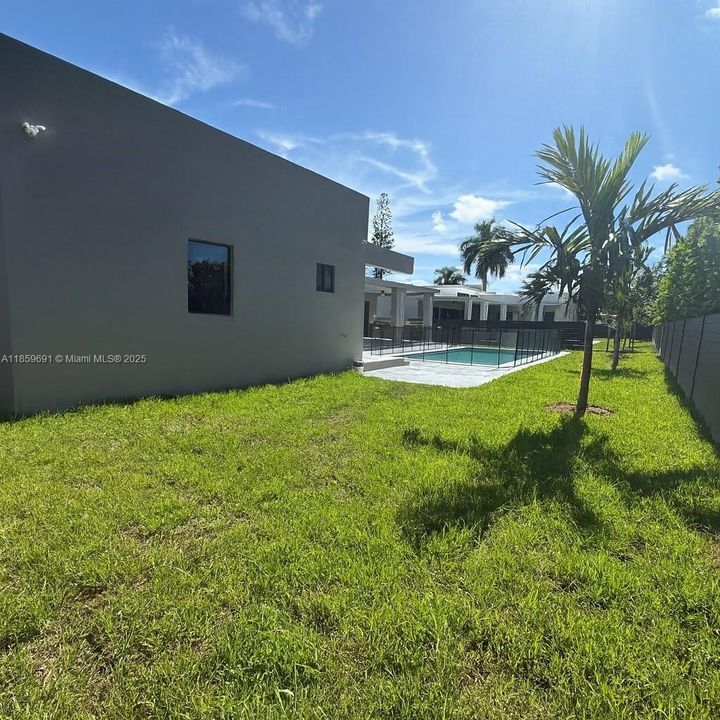 Active With Contract: $1,695,000 (4 beds, 5 baths, 0 Square Feet)