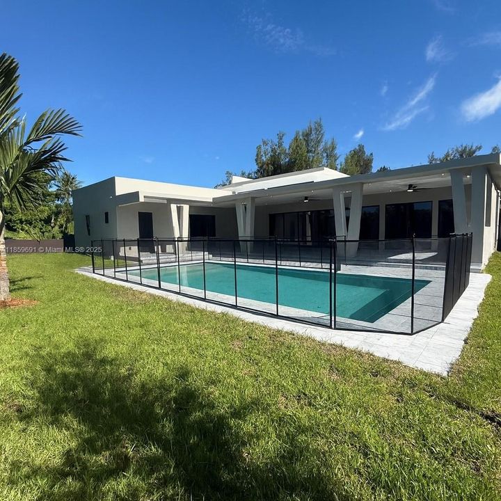 Active With Contract: $1,695,000 (4 beds, 5 baths, 0 Square Feet)