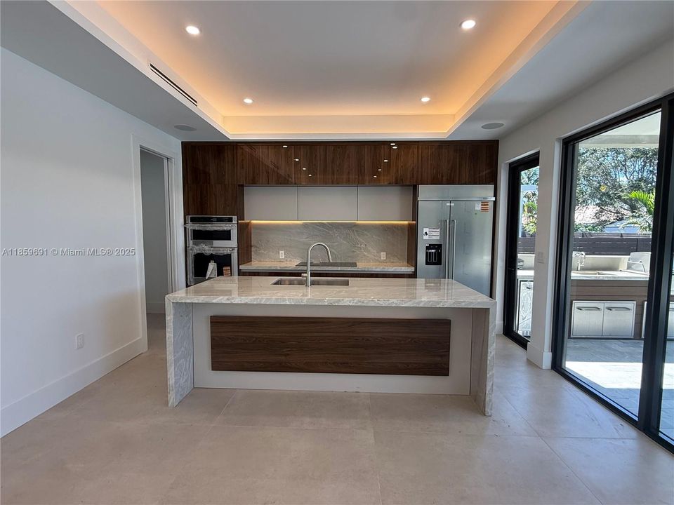 Active With Contract: $1,695,000 (4 beds, 5 baths, 0 Square Feet)