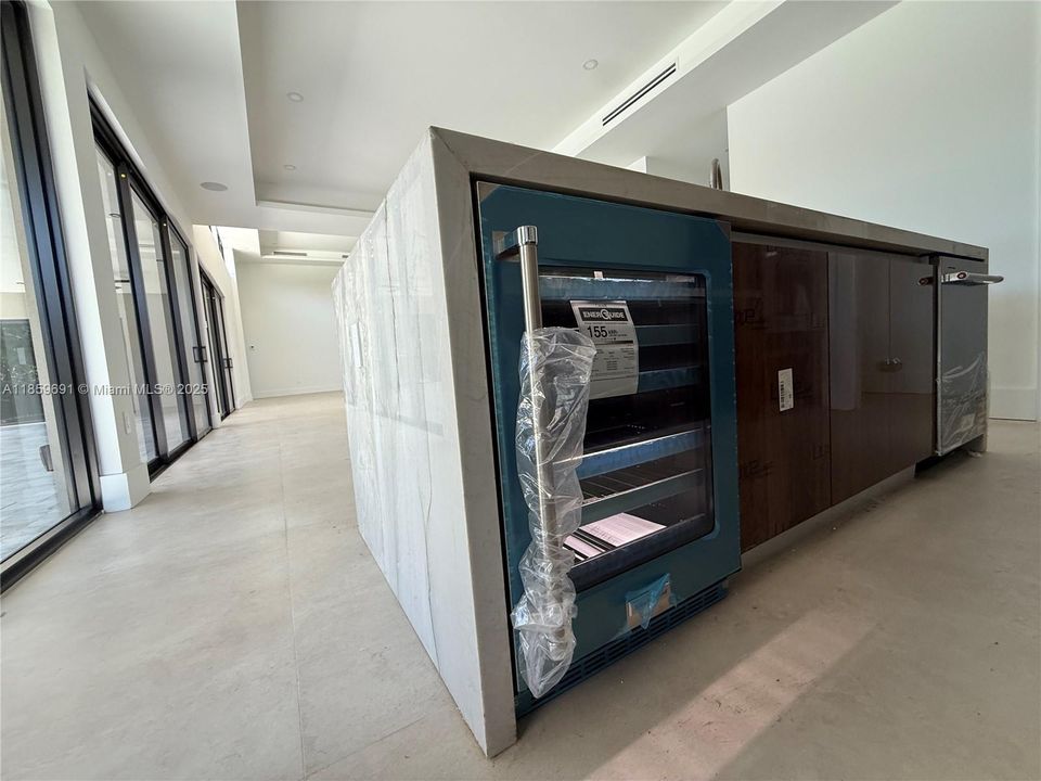 Active With Contract: $1,695,000 (4 beds, 5 baths, 0 Square Feet)