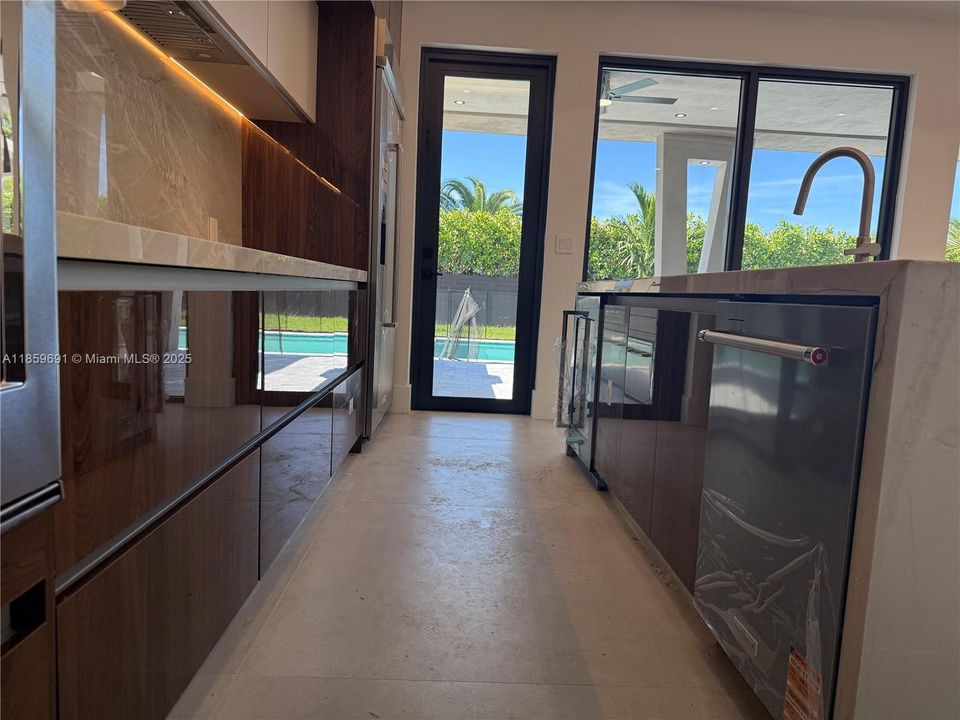 Active With Contract: $1,695,000 (4 beds, 5 baths, 0 Square Feet)