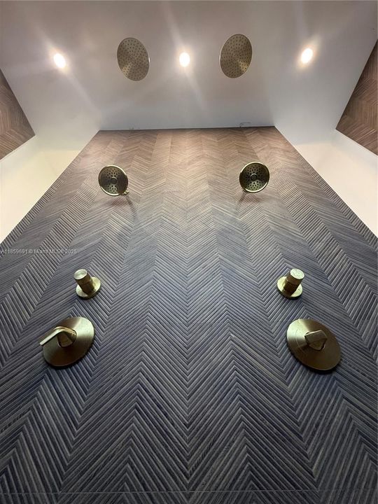 Active With Contract: $1,695,000 (4 beds, 5 baths, 0 Square Feet)