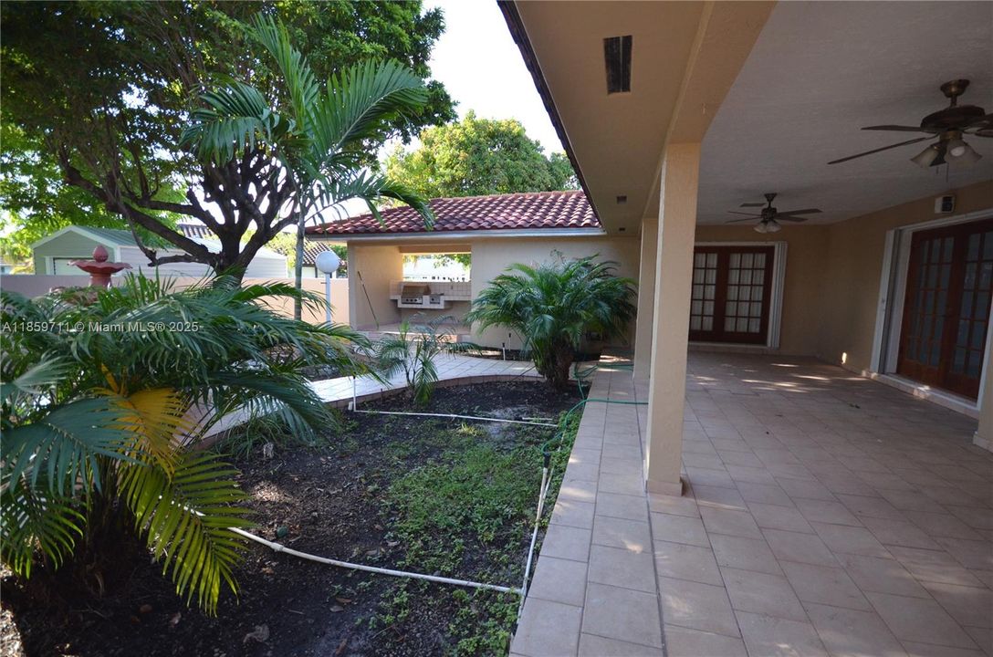 Recently Sold: $1,299,999 (5 beds, 3 baths, 3086 Square Feet)