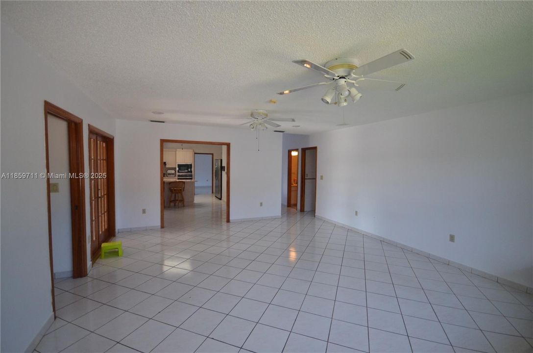 Recently Sold: $1,299,999 (5 beds, 3 baths, 3086 Square Feet)