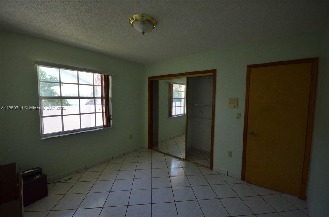 Recently Sold: $1,299,999 (5 beds, 3 baths, 3086 Square Feet)