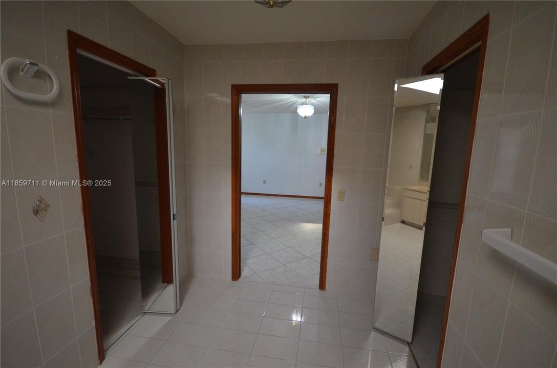 Recently Sold: $1,299,999 (5 beds, 3 baths, 3086 Square Feet)