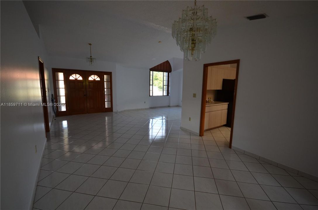 Recently Sold: $1,299,999 (5 beds, 3 baths, 3086 Square Feet)