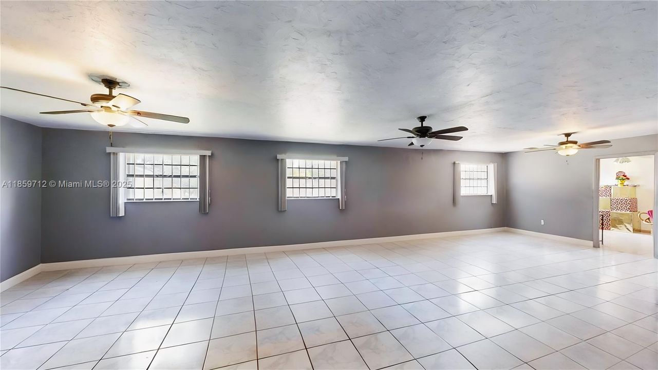 For Sale: $899,900 (7 beds, 3 baths, 5251 Square Feet)