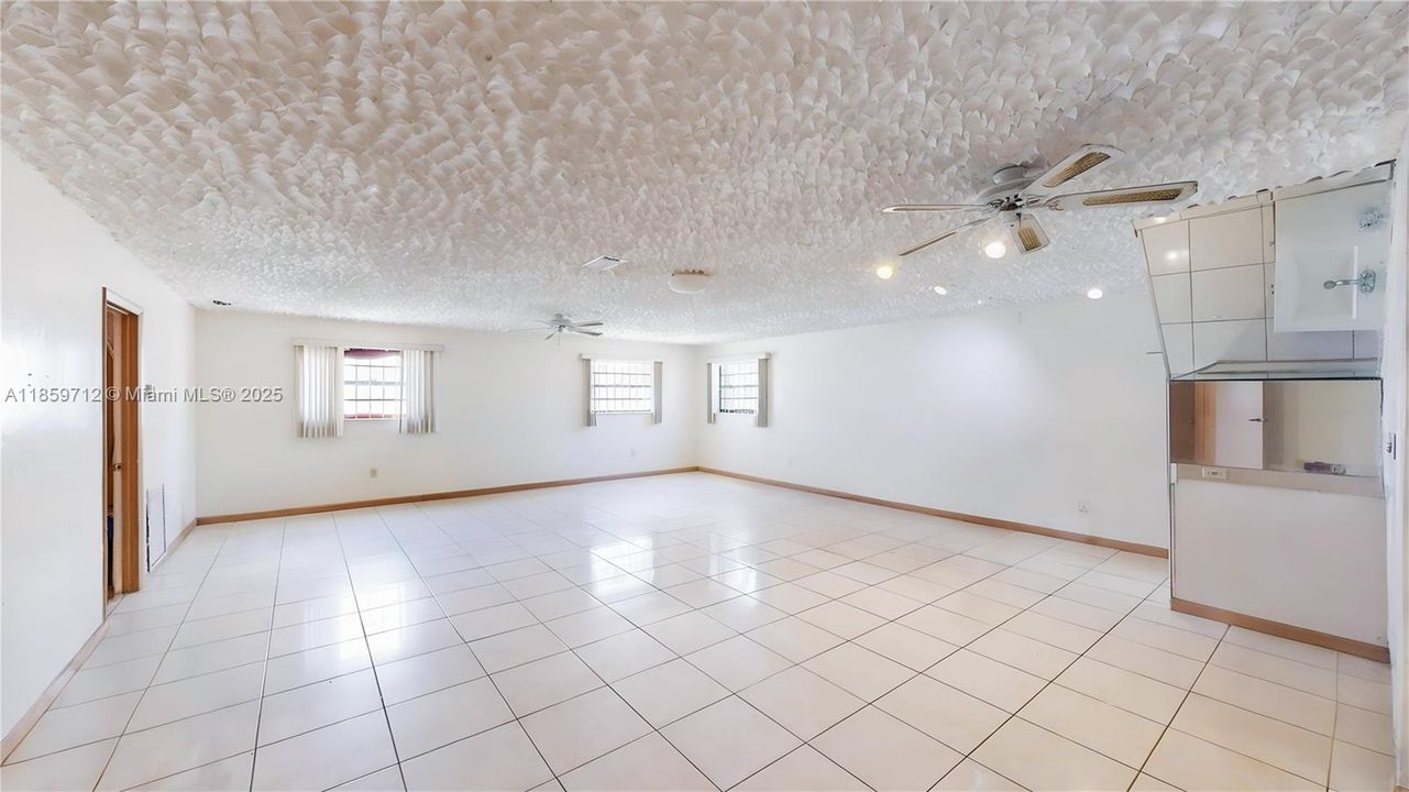 For Sale: $899,900 (7 beds, 3 baths, 5251 Square Feet)