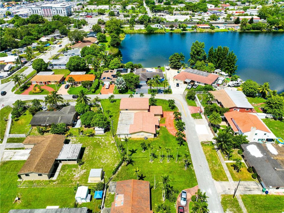 For Sale: $899,900 (7 beds, 3 baths, 5251 Square Feet)