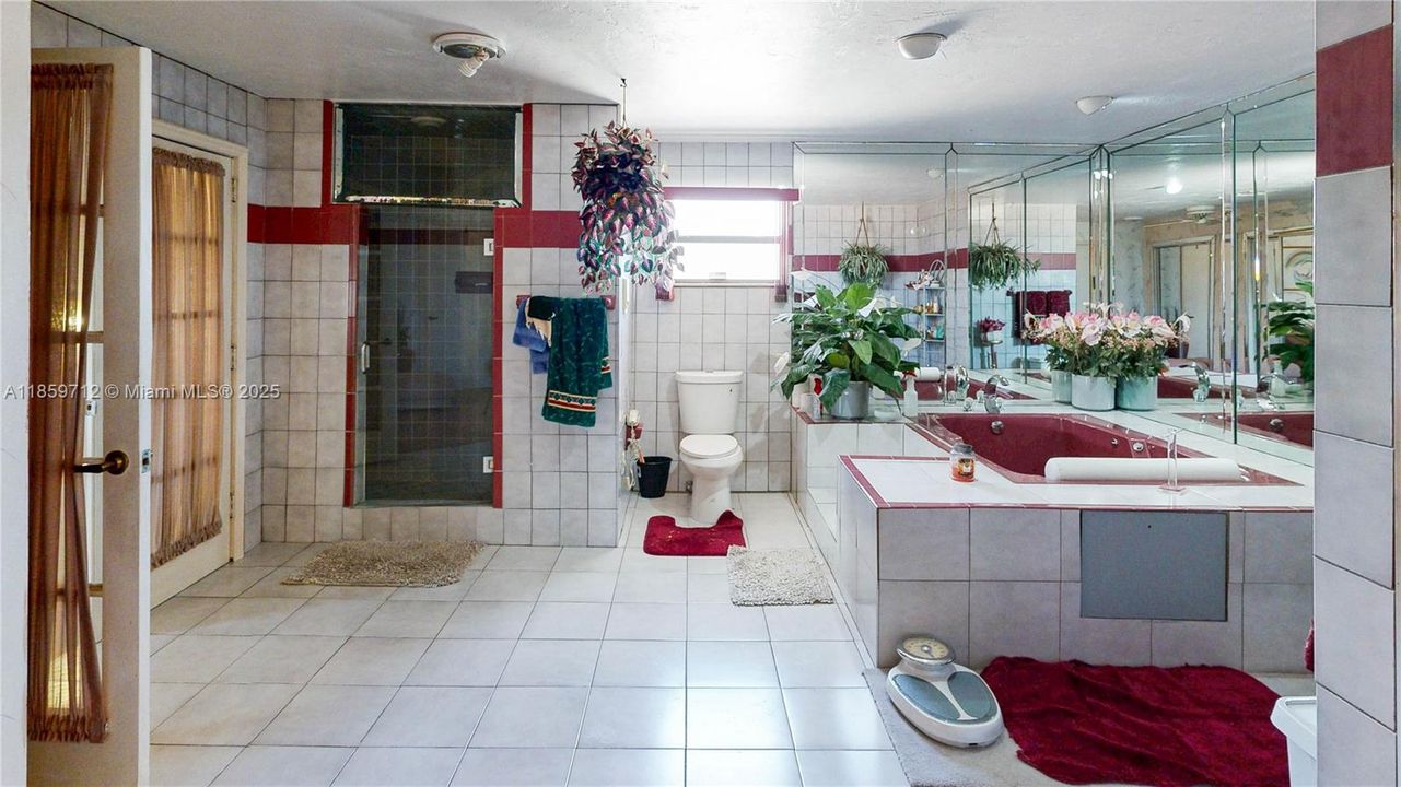 For Sale: $899,900 (7 beds, 3 baths, 5251 Square Feet)