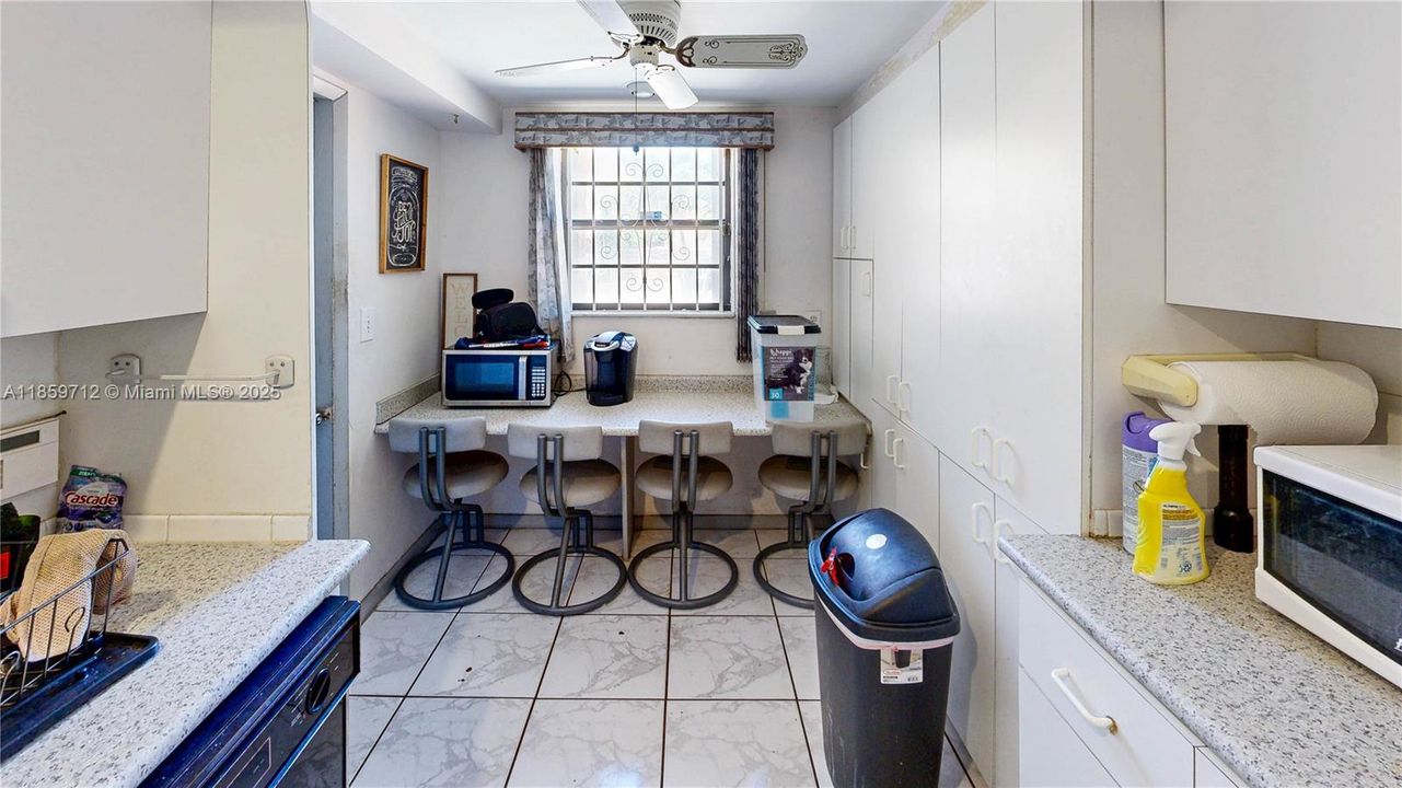 For Sale: $899,900 (7 beds, 3 baths, 5251 Square Feet)