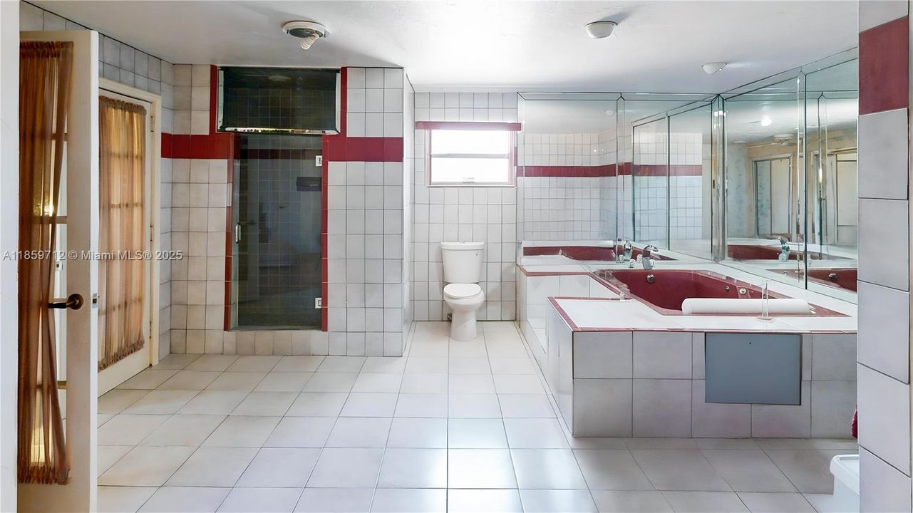 For Sale: $899,900 (7 beds, 3 baths, 5251 Square Feet)