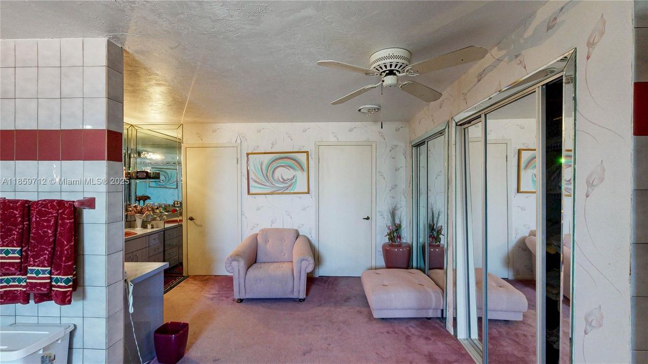 For Sale: $899,900 (7 beds, 3 baths, 5251 Square Feet)