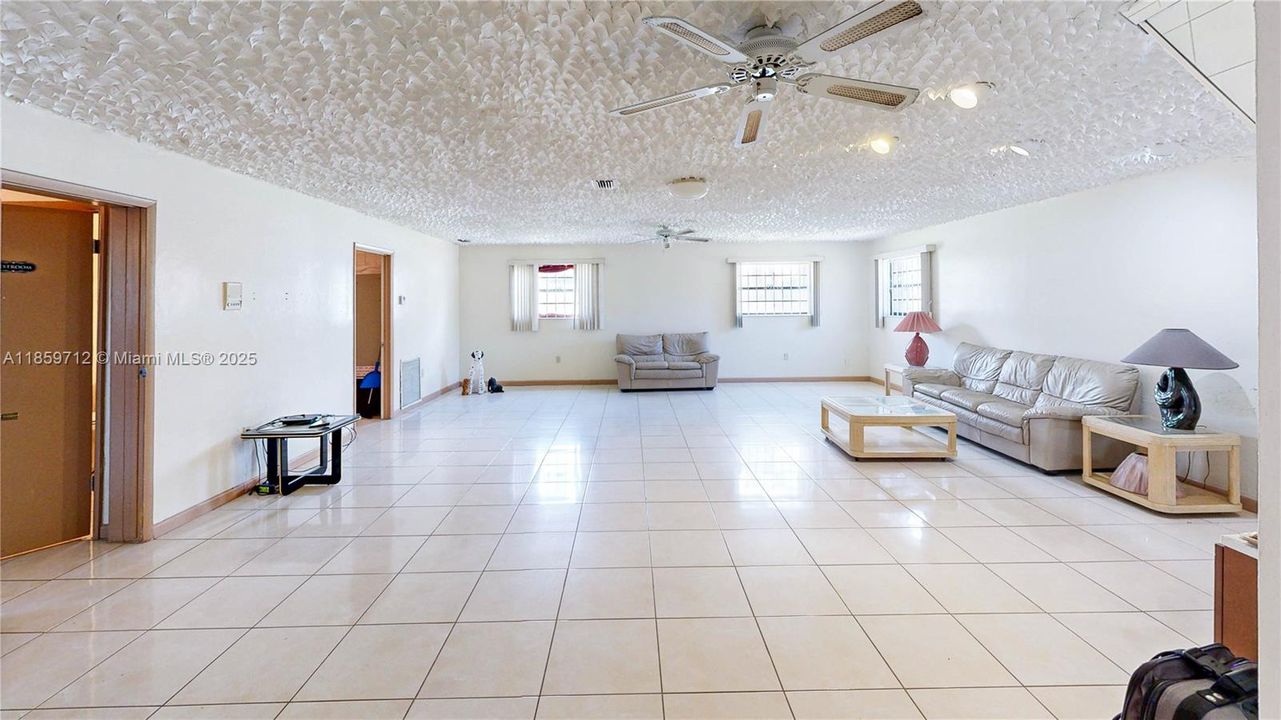 For Sale: $899,900 (7 beds, 3 baths, 5251 Square Feet)