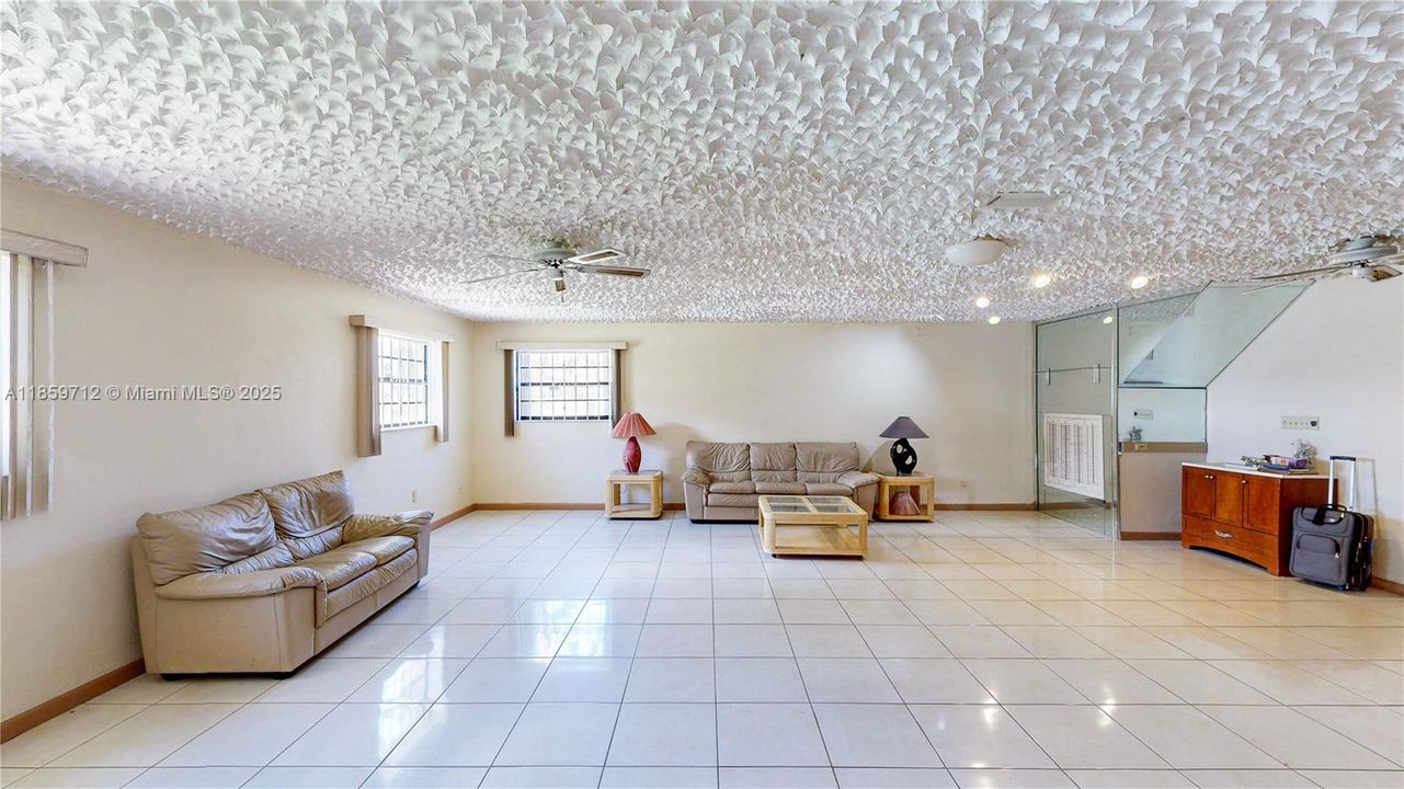 For Sale: $899,900 (7 beds, 3 baths, 5251 Square Feet)