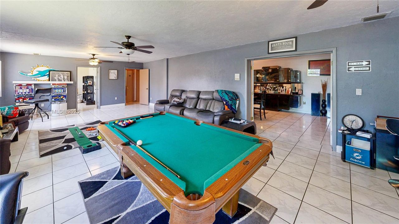 For Sale: $899,900 (7 beds, 3 baths, 5251 Square Feet)