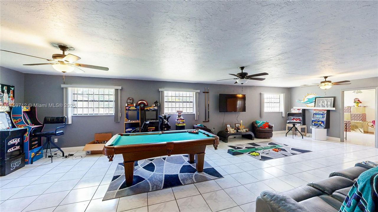 For Sale: $899,900 (7 beds, 3 baths, 5251 Square Feet)