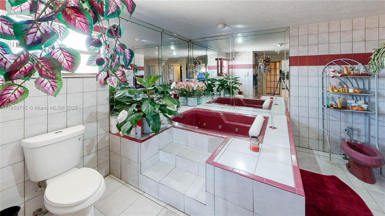 For Sale: $899,900 (7 beds, 3 baths, 5251 Square Feet)