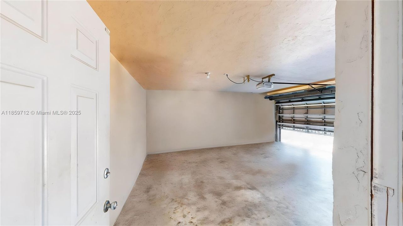 For Sale: $899,900 (7 beds, 3 baths, 5251 Square Feet)