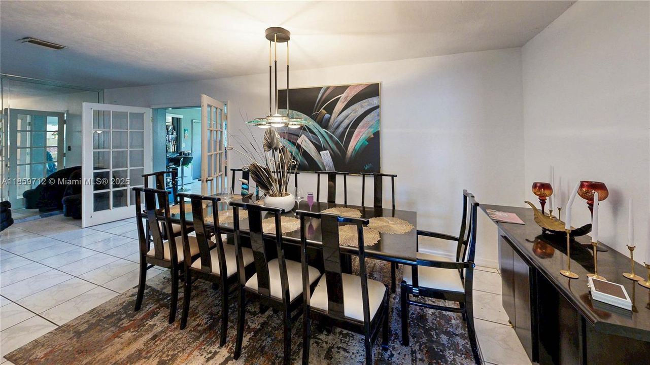 For Sale: $899,900 (7 beds, 3 baths, 5251 Square Feet)