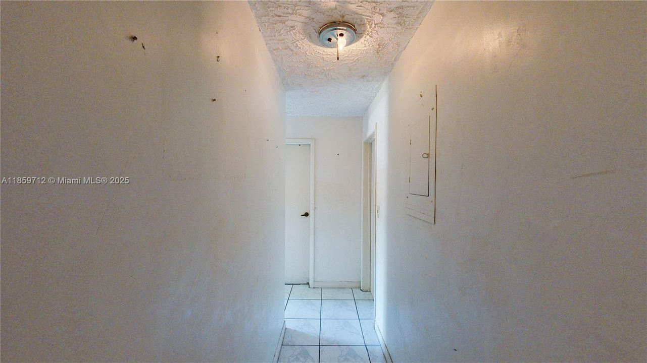 For Sale: $899,900 (7 beds, 3 baths, 5251 Square Feet)