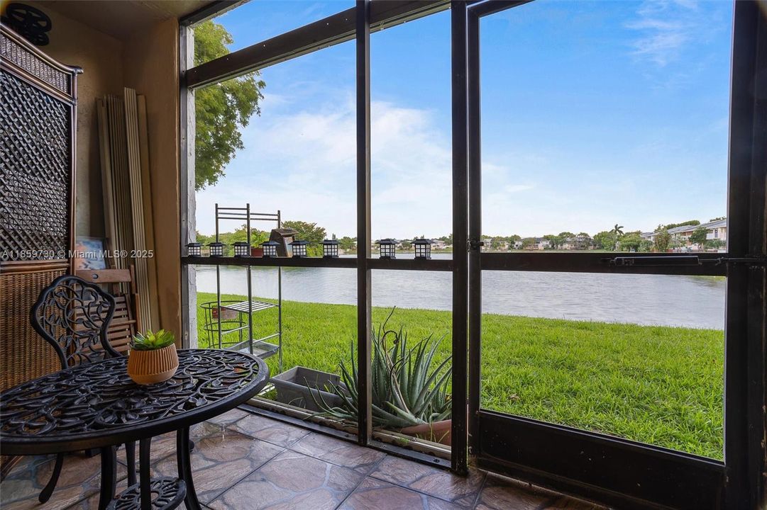 最近售出: $209,900 (2 贝兹, 2 浴室, 1075 平方英尺)