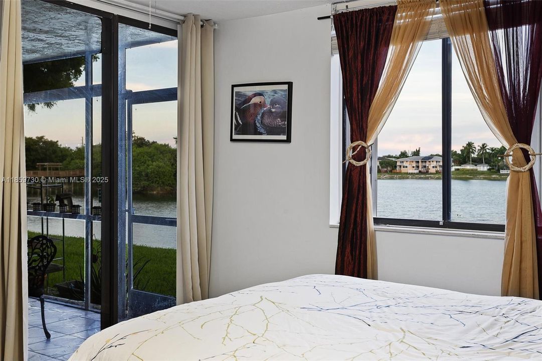 最近售出: $209,900 (2 贝兹, 2 浴室, 1075 平方英尺)