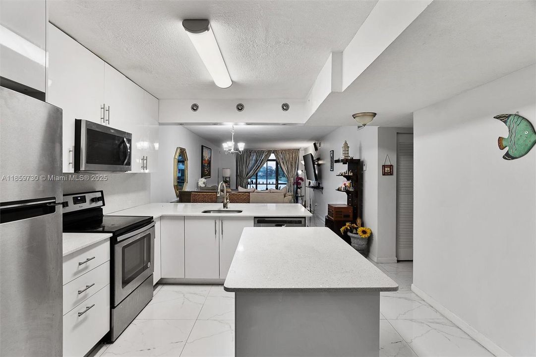 最近售出: $209,900 (2 贝兹, 2 浴室, 1075 平方英尺)