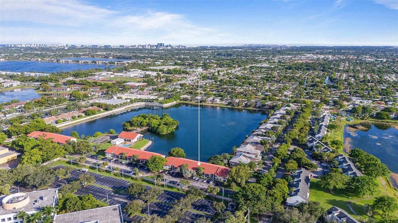 最近售出: $209,900 (2 贝兹, 2 浴室, 1075 平方英尺)