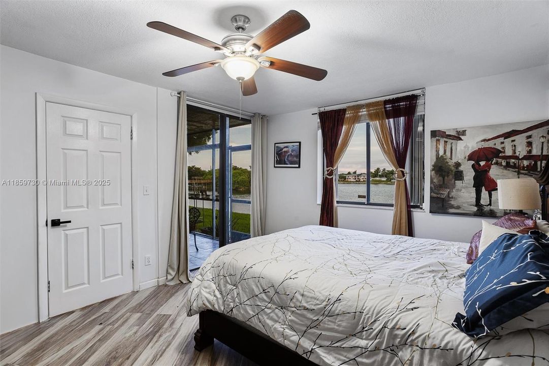 最近售出: $209,900 (2 贝兹, 2 浴室, 1075 平方英尺)