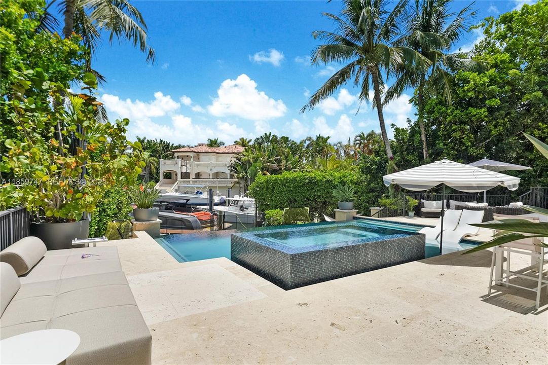 En Venta: $8,750,000 (6 camas, 6 baños, 4980 Pies cuadrados)