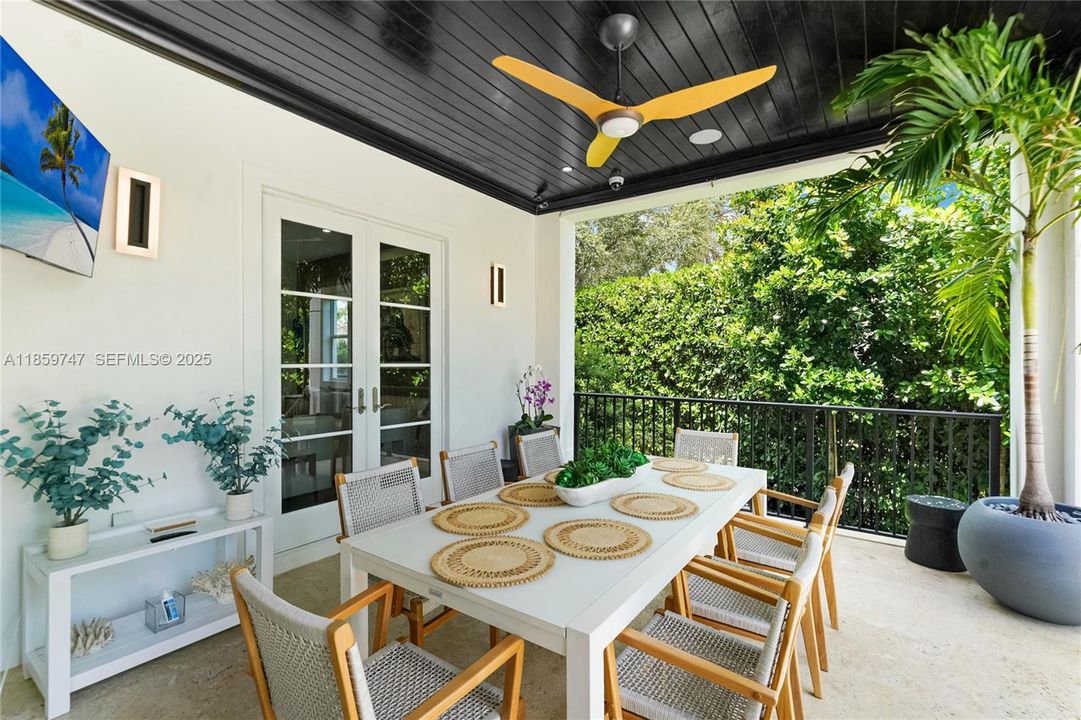 En Venta: $8,750,000 (6 camas, 6 baños, 4980 Pies cuadrados)