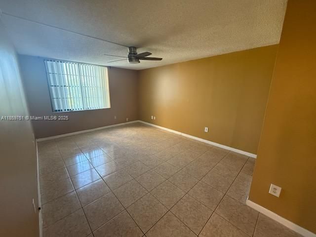 Под контрактом: $1,875 (1 спален, 1 ванн, 787 Квадратных фут)