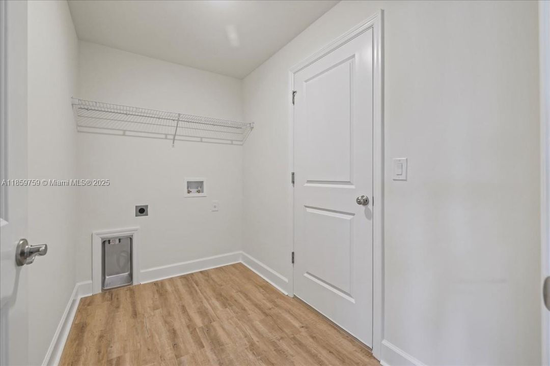 Active With Contract: $519,900 (4 beds, 3 baths, 2127 Square Feet)