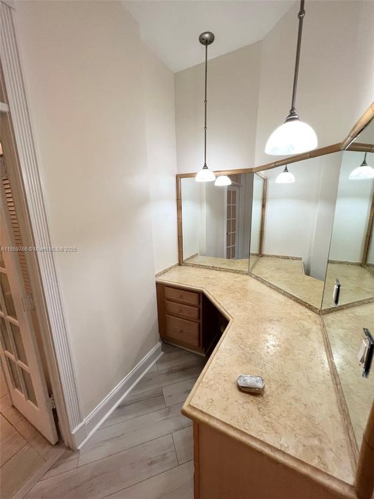 最近租的: $6,500 (4 贝兹, 4 浴室, 3342 平方英尺)