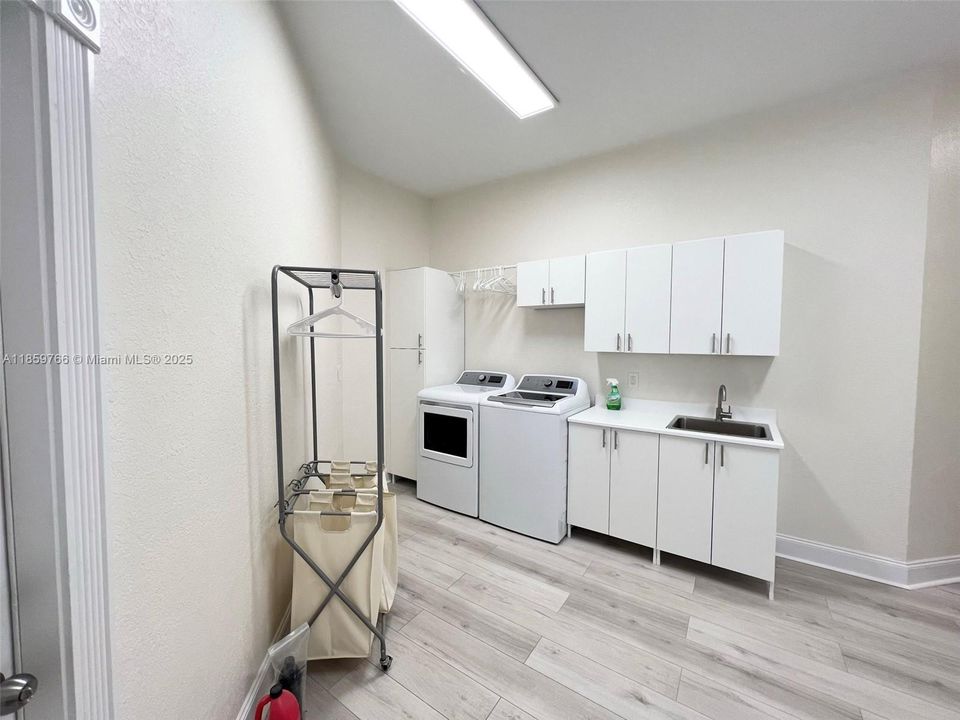 最近租的: $6,500 (4 贝兹, 4 浴室, 3342 平方英尺)