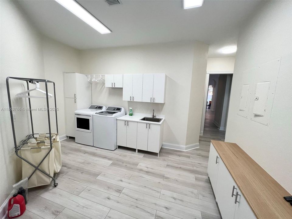 最近租的: $6,500 (4 贝兹, 4 浴室, 3342 平方英尺)