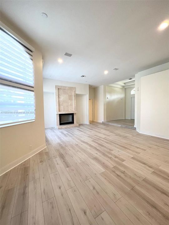 最近租的: $6,500 (4 贝兹, 4 浴室, 3342 平方英尺)